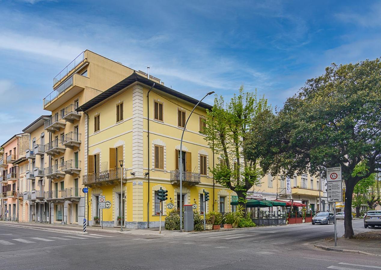 Villa Grazia فياريجيو المظهر الخارجي الصورة